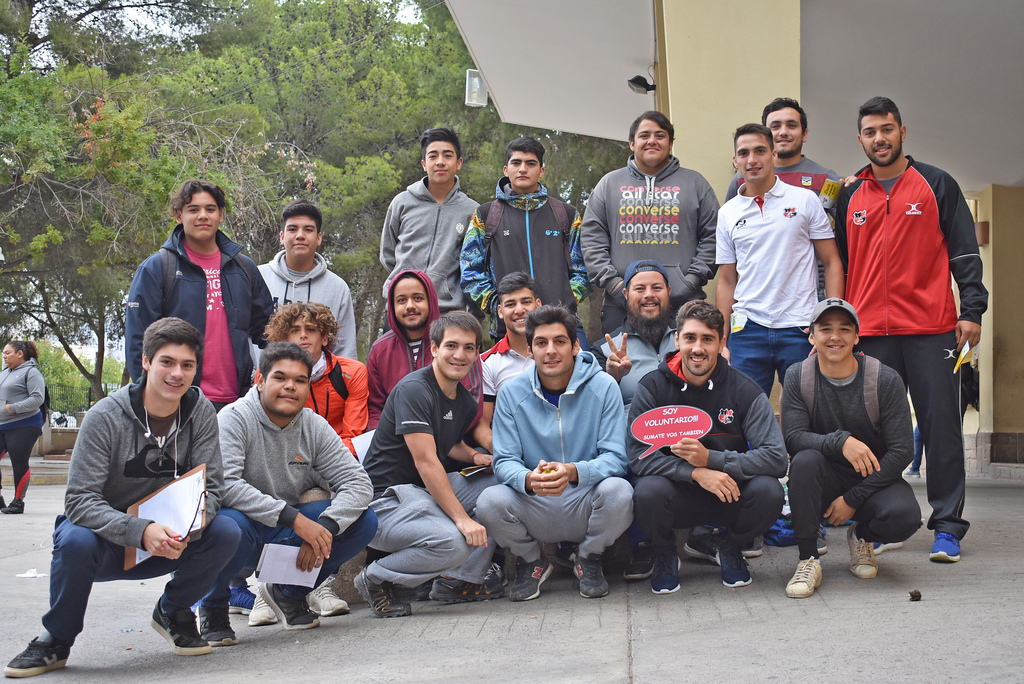 Rugbiers solidarios: el equipo de Huazihul se sumó a la campaña de donación de sangre