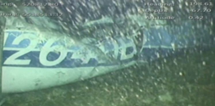 Piden reflotar el avión en el que viajaba Sala