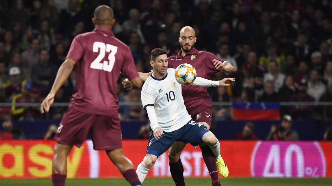 En la vuelta de Messi, Argentina cayó ante Venezuela  por 3 – 1