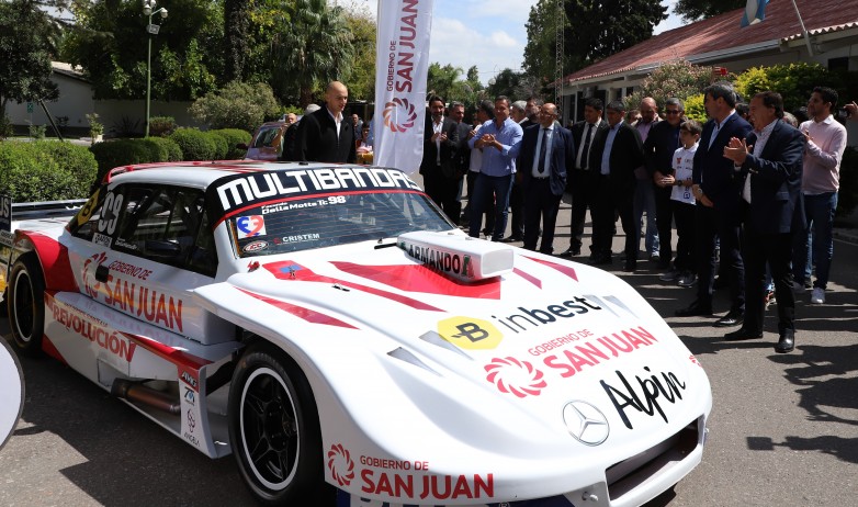 Della Motta presentó el Torino con el que correrá el Turismo Carretera