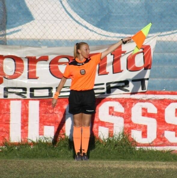 Violencia en el fútbol sanjuanino: hinchas quemaron con agua hirviendo a una árbitra