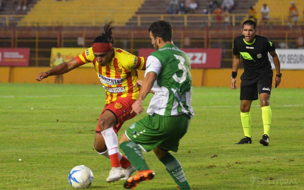 Con uno menos, Desamparados consiguió un valioso empate en Corrientes