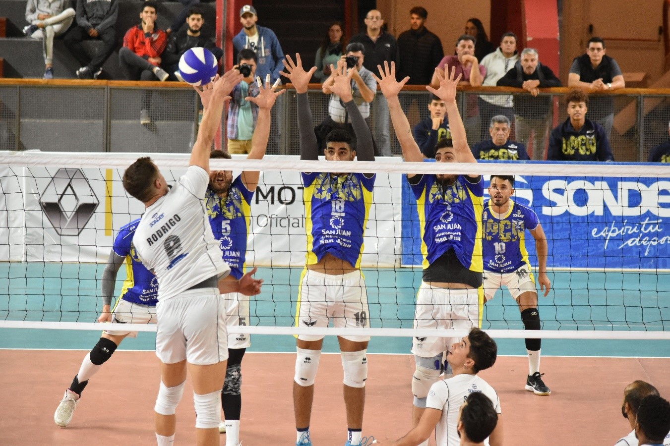 Obras va por el pase a la final