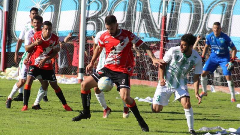 Desamparados perdió sobre el final en Mendoza