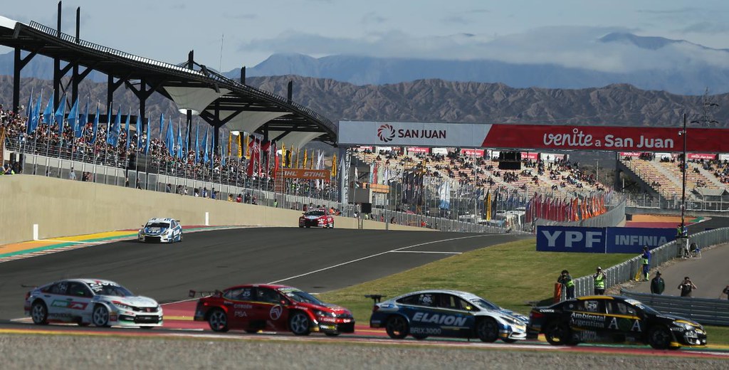 El Súper TC 2000 llenó de color el Villicum: mirá las mejores imágenes