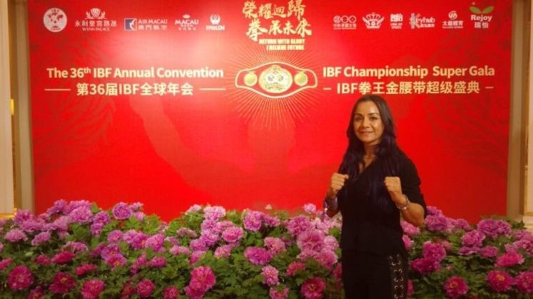 Cecilia Román fue distinguida en la convención de FIB en Macao