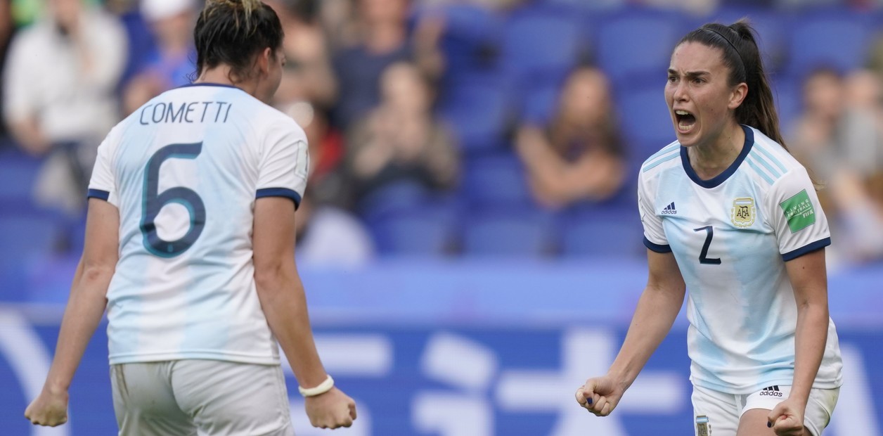 Histórico empate de las chicas argentinas en el debut mundialista