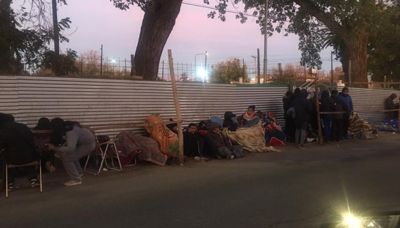 Locura por la Selección Argentina: la gente acampó para conseguir una entrada