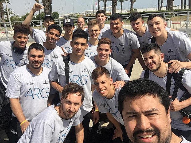 Con Ibazeta y Armoa la selección de vóley sub 19 llegó a Túnez para jugar el mundial