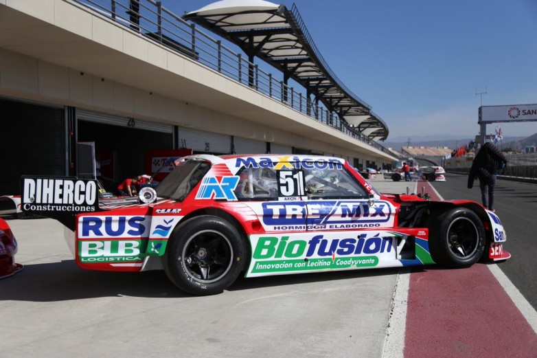 Últimos detalles en el Villicum para recibir al Turismo Carretera