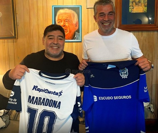 Diego Maradona es el nuevo director técnico de Gimnasia de La Plata