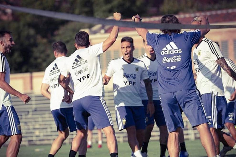 Selección: Scaloni probó y paró dos equipos en Los Ángeles