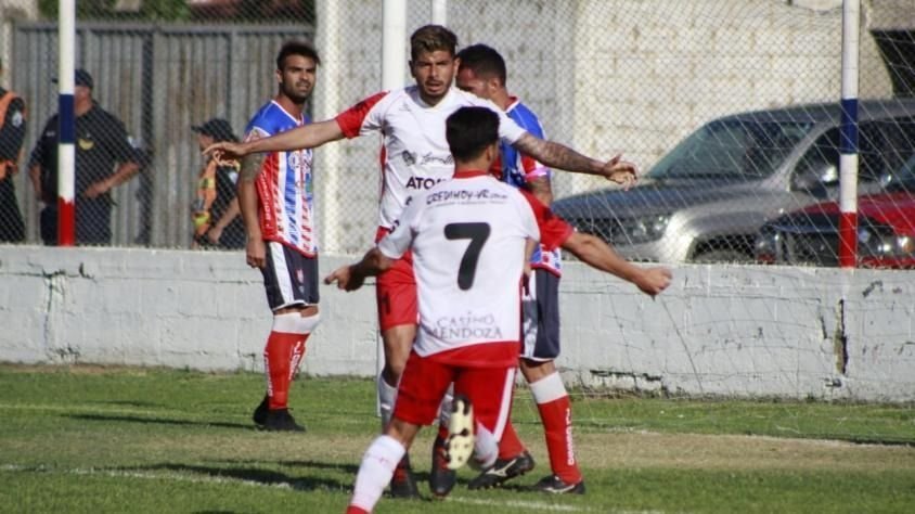 Peñarol no pudo de local ante Huracán Las Heras y perdió 2 a 1