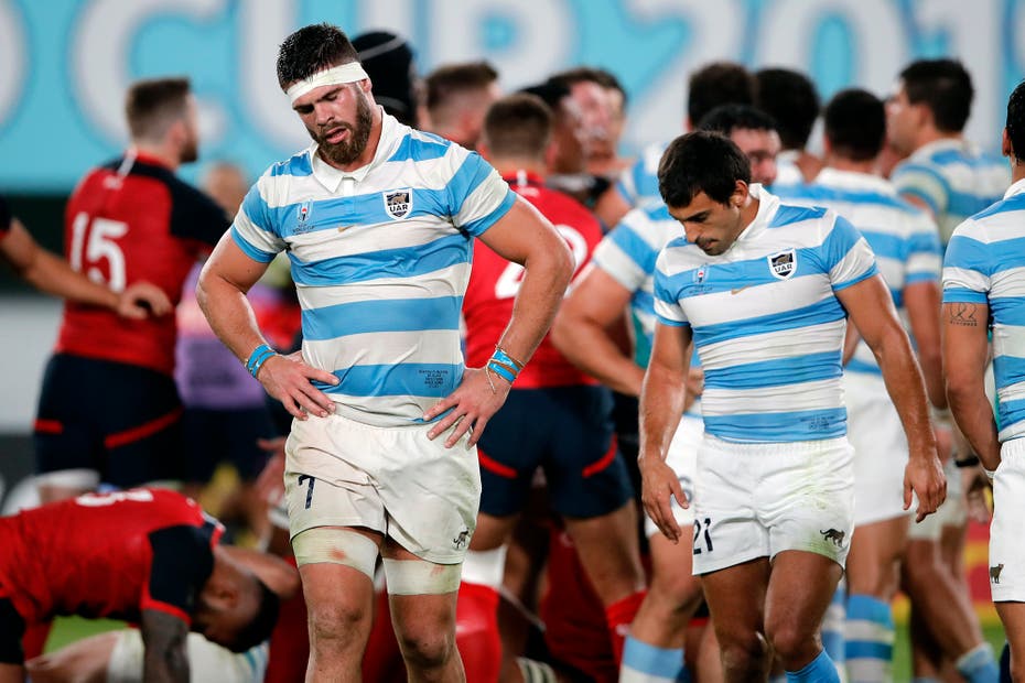 Los Pumas perdieron con Inglaterra y están con un pie afuera del Mundial