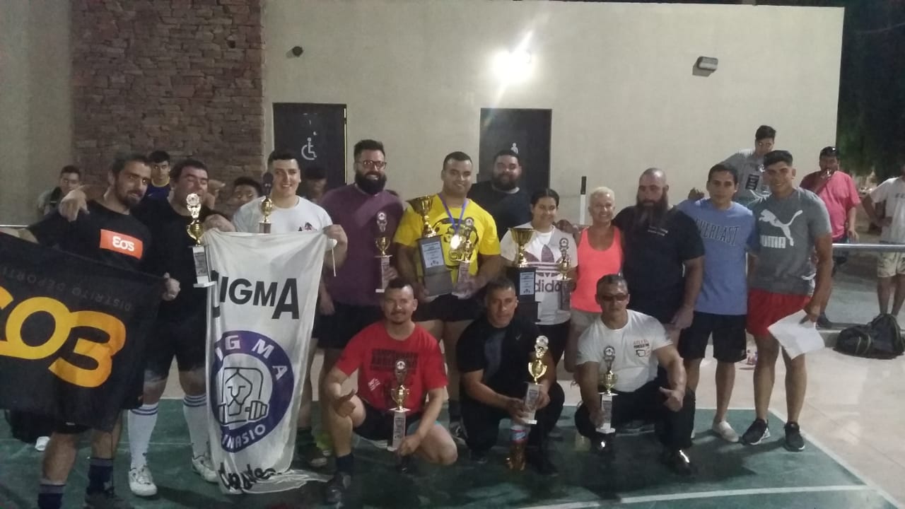 Powerlifting: Se disputó la “Copa La Bestia” en el Parque de Rivadavia