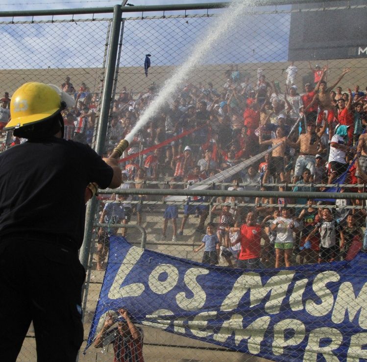 Desamparados – Peñarol: ¿Con ambos público visitante?