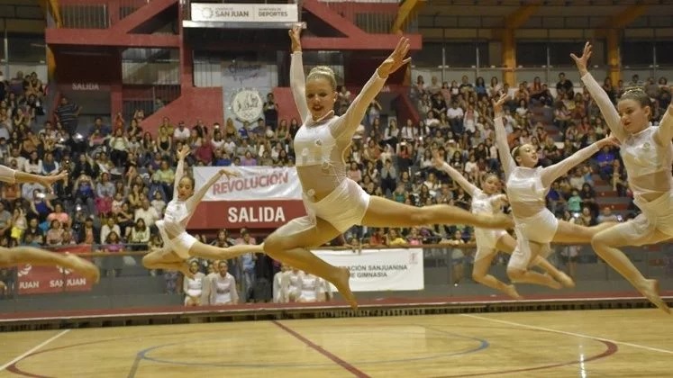 Más de mil gimnastas llegan a la provincia a participar del federativo en el Cantoni
