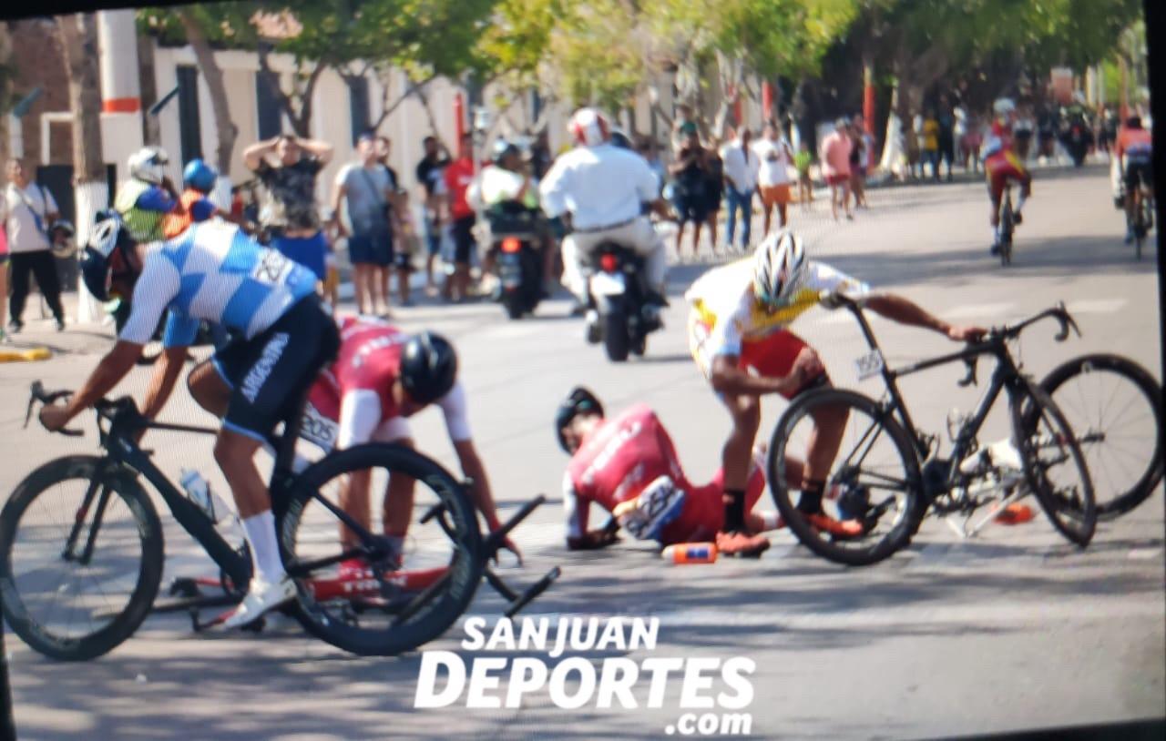 Un tropezón no es caída: un perro hizo caer a un ciclista