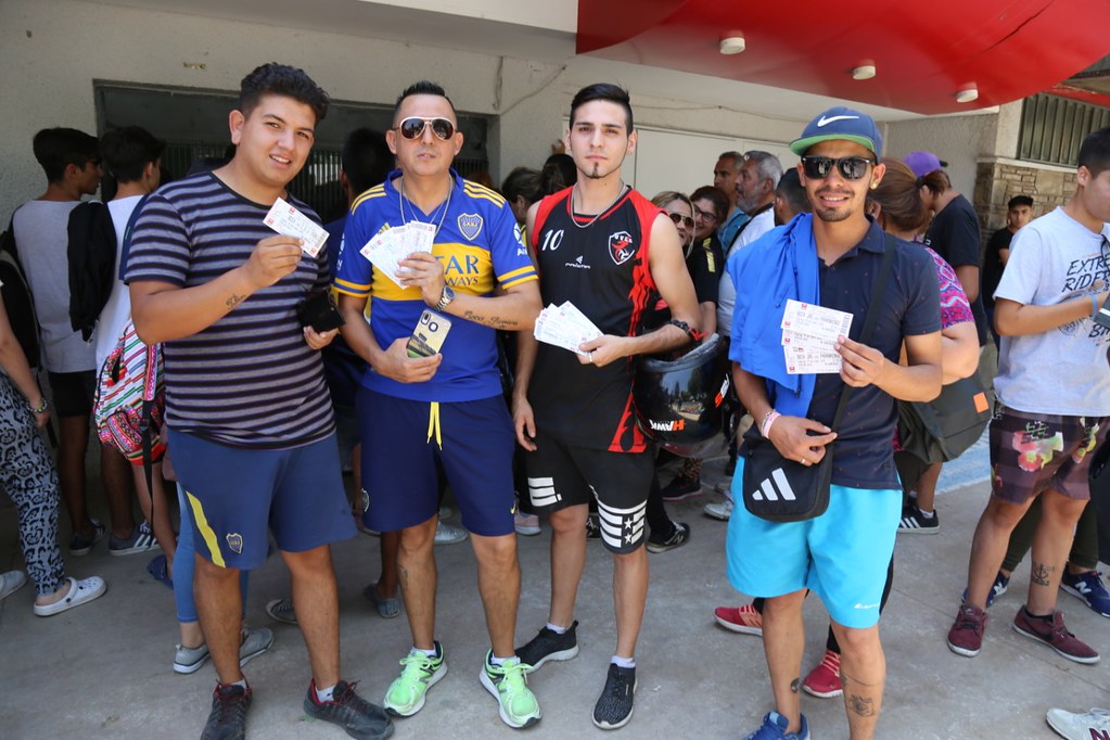 Los fanáticos sanjuaninos se agolparon para comprar las entradas
