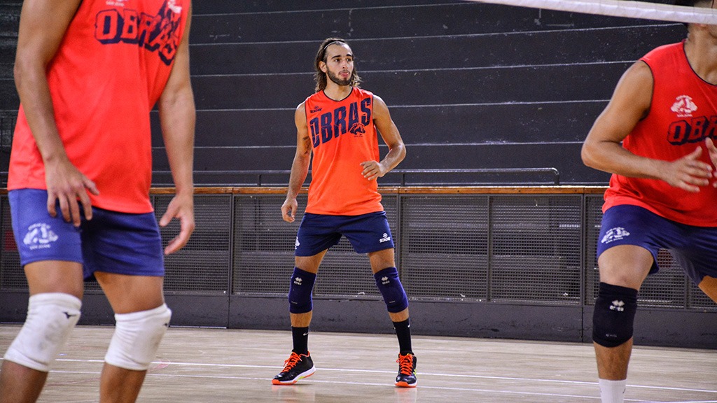 Obras sumó un líbero a su equipo