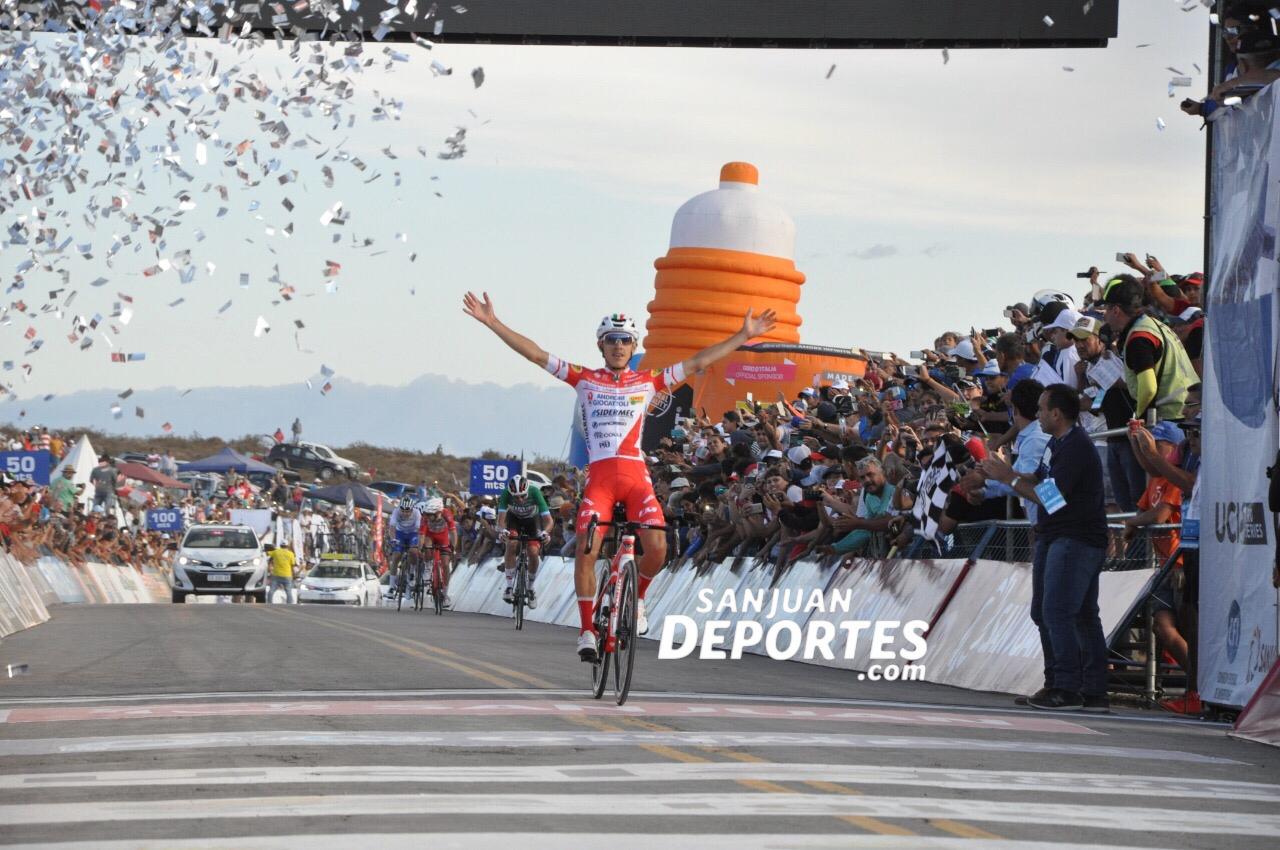 Miguel Flores se quedó con la etapa más dura; Evenepoel manda en soledad