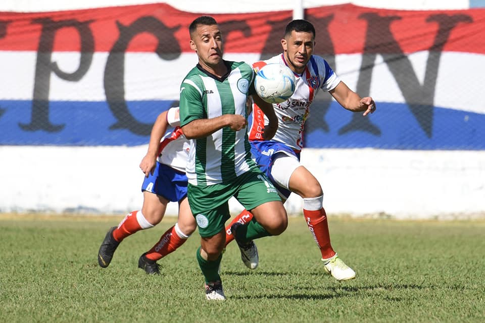 Peñarol no encuentra el rumbo: perdió de local ante Estudiantes de SL