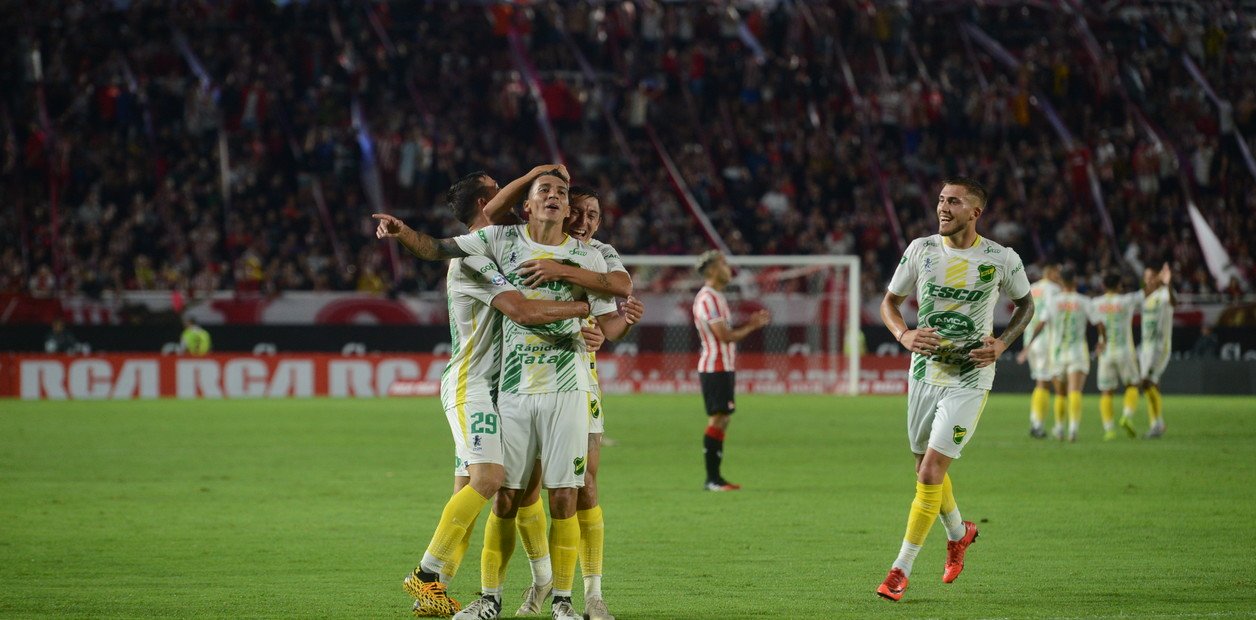 El sanjuanino Botta, marcó un golazo en la victoria de Defensa