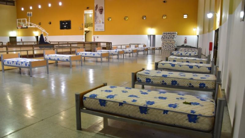 Hospitales de campaña: continúan acondicionando estadios y polideportivos