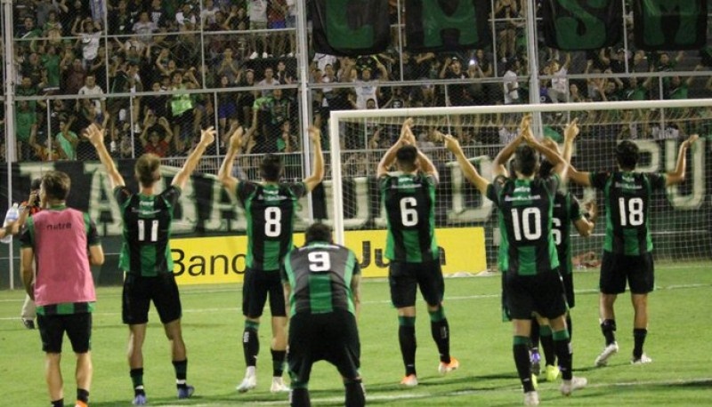 Todos juegan: polémica por el posible formato de la Primera Nacional