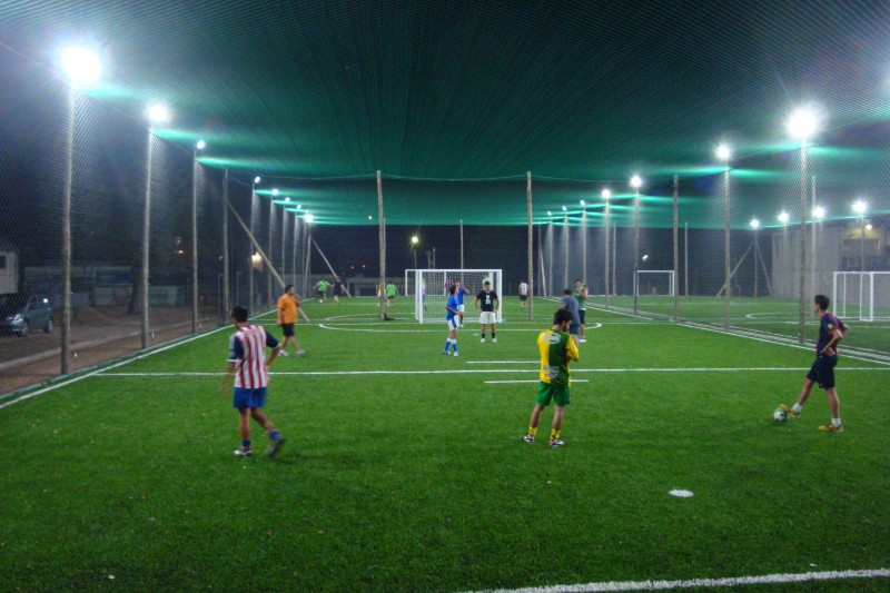 A mediados de diciembre abrirían las canchas de futbol 5