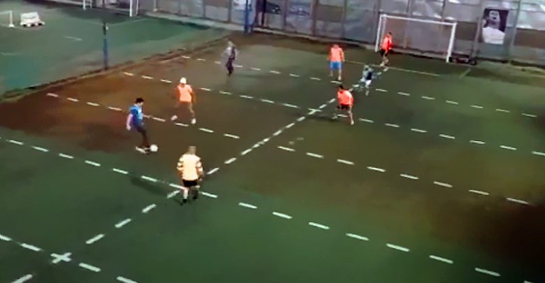 El metegol humano reemplazó al fútbol 5 en Rosario