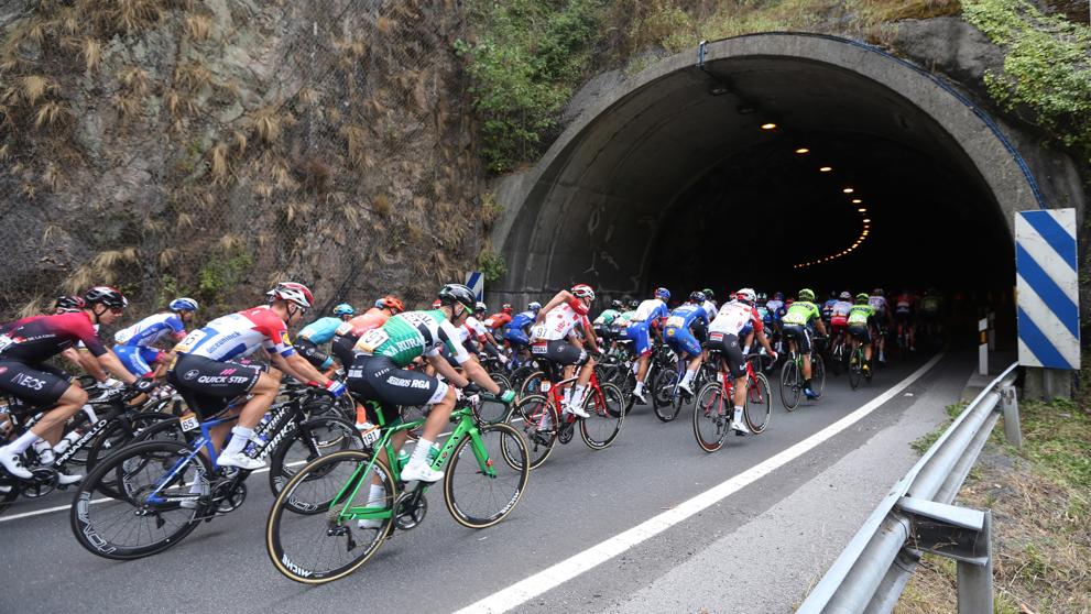 El ciclismo mundial vuelve a la competencia en España