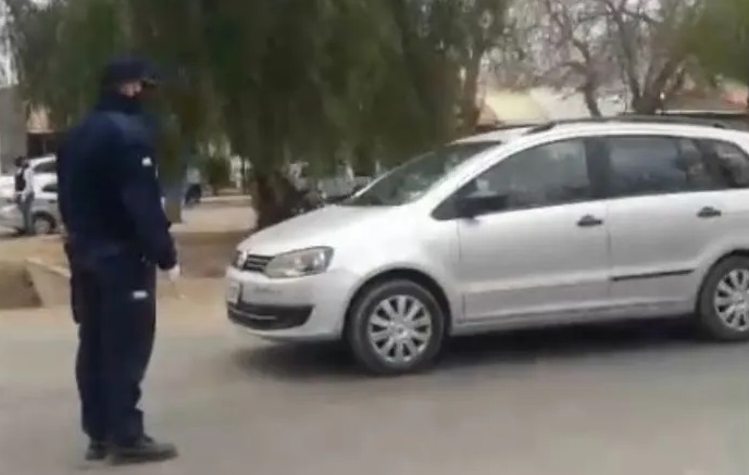 Confirman un caso positivo de Covid-19 y por seguridad aíslan a un barrio de Caucete