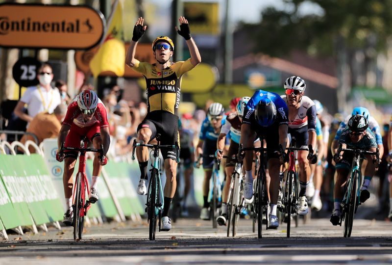 Van Aert gana 7ma etapa del Tour de Francia y  Yates sigue al frente