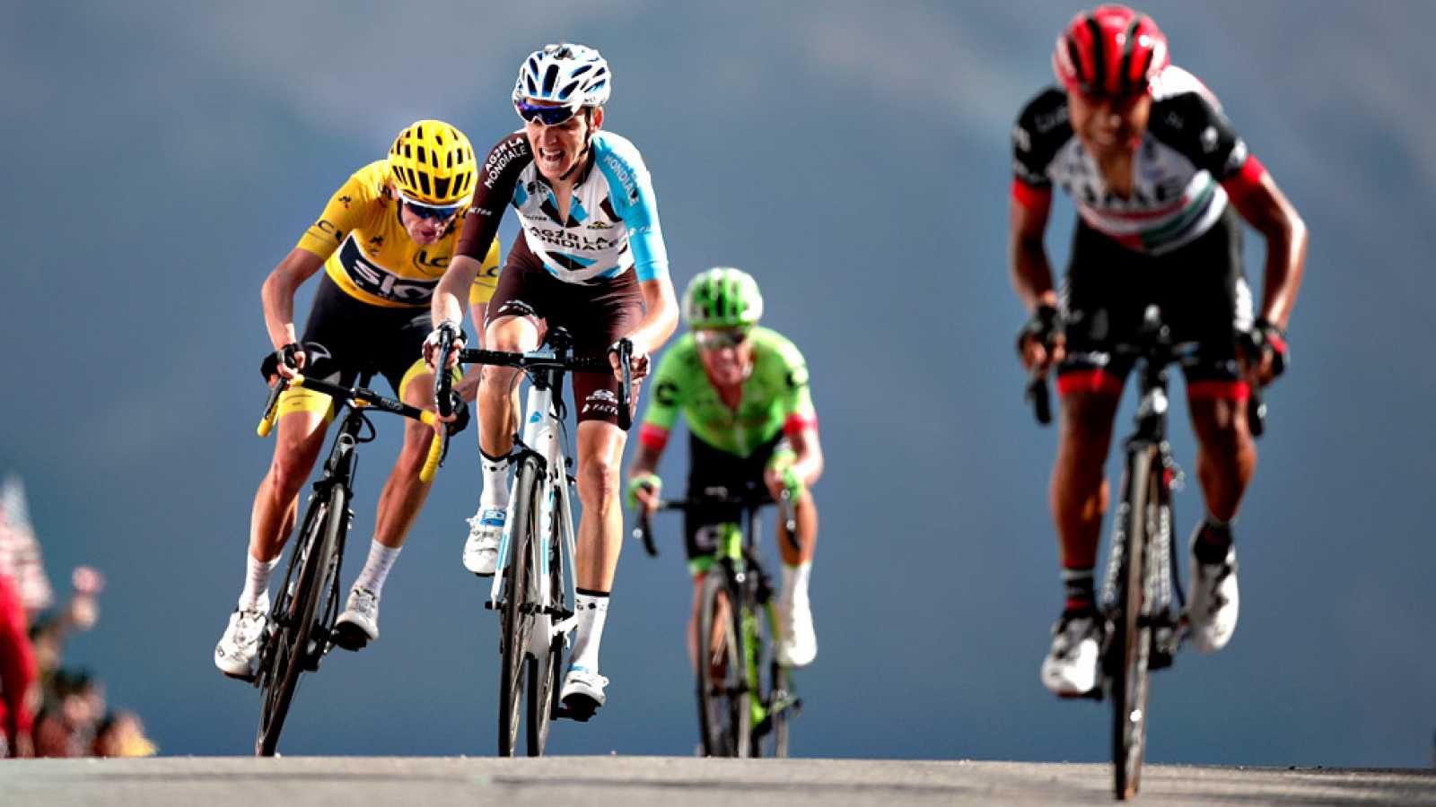 Una sanción le cuesta el liderazgo del Tour de Francia a Alaphilippe y Van Aert gana la quinta etapa