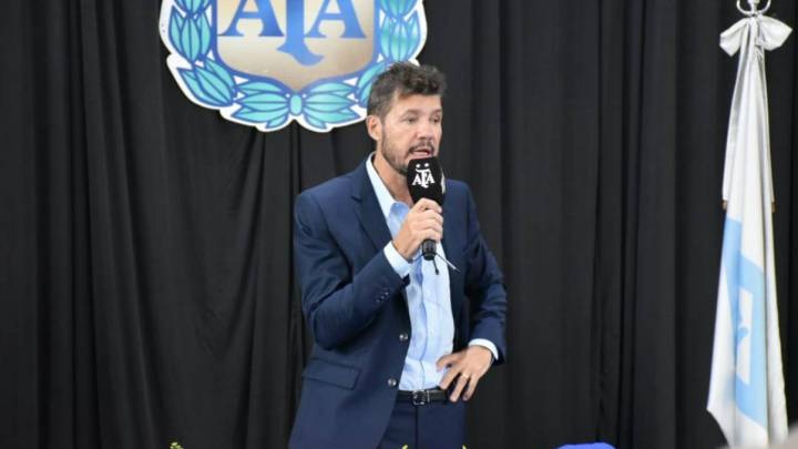 Tinelli: «La idea es que el fútbol vuelva entre el 9 y el 16 de octubre»