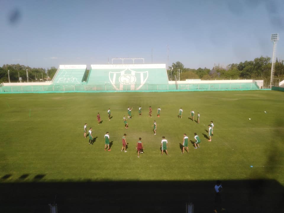 Tras confirmar el primer caso de Covid-19, Desamparados retomó los entrenamientos