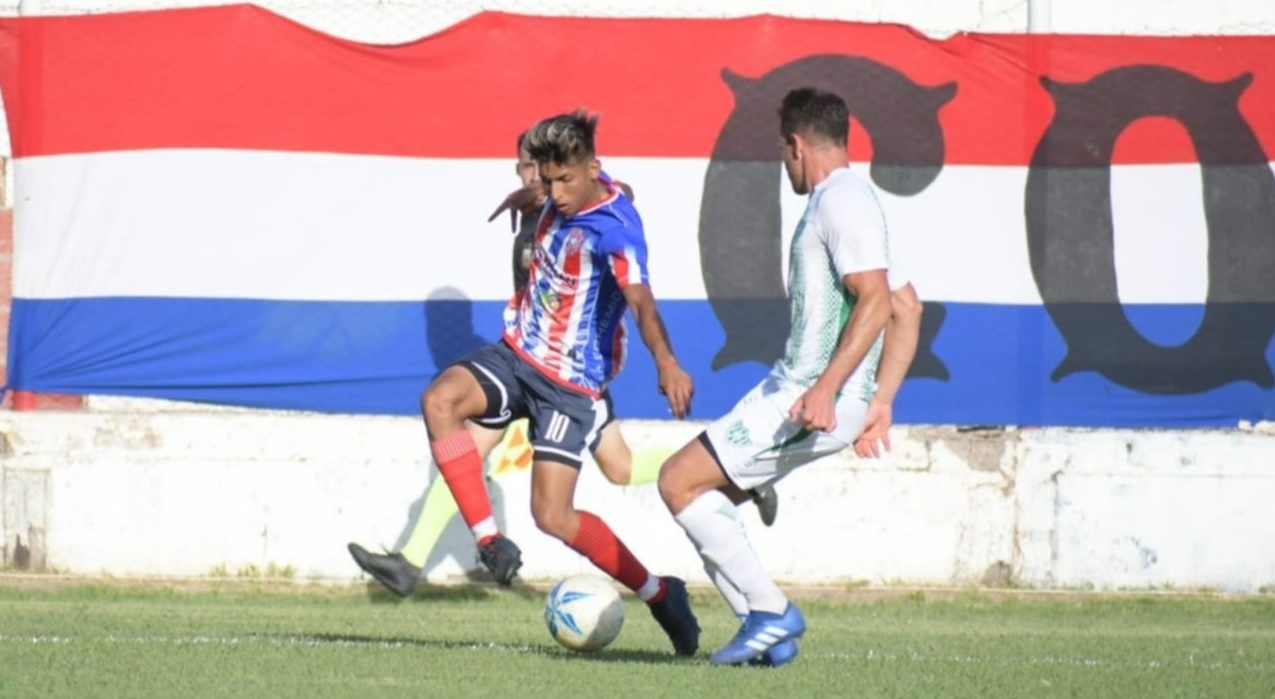 Desamparados le ganó 2 a 0 a Peñarol y se quedó con el duelo sanjuanino
