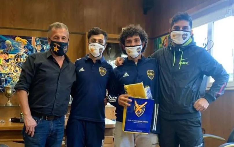 «Un ejemplo de garra Xeneize»: el Wey Zapata cumplió su sueño y conoció La Bombonera