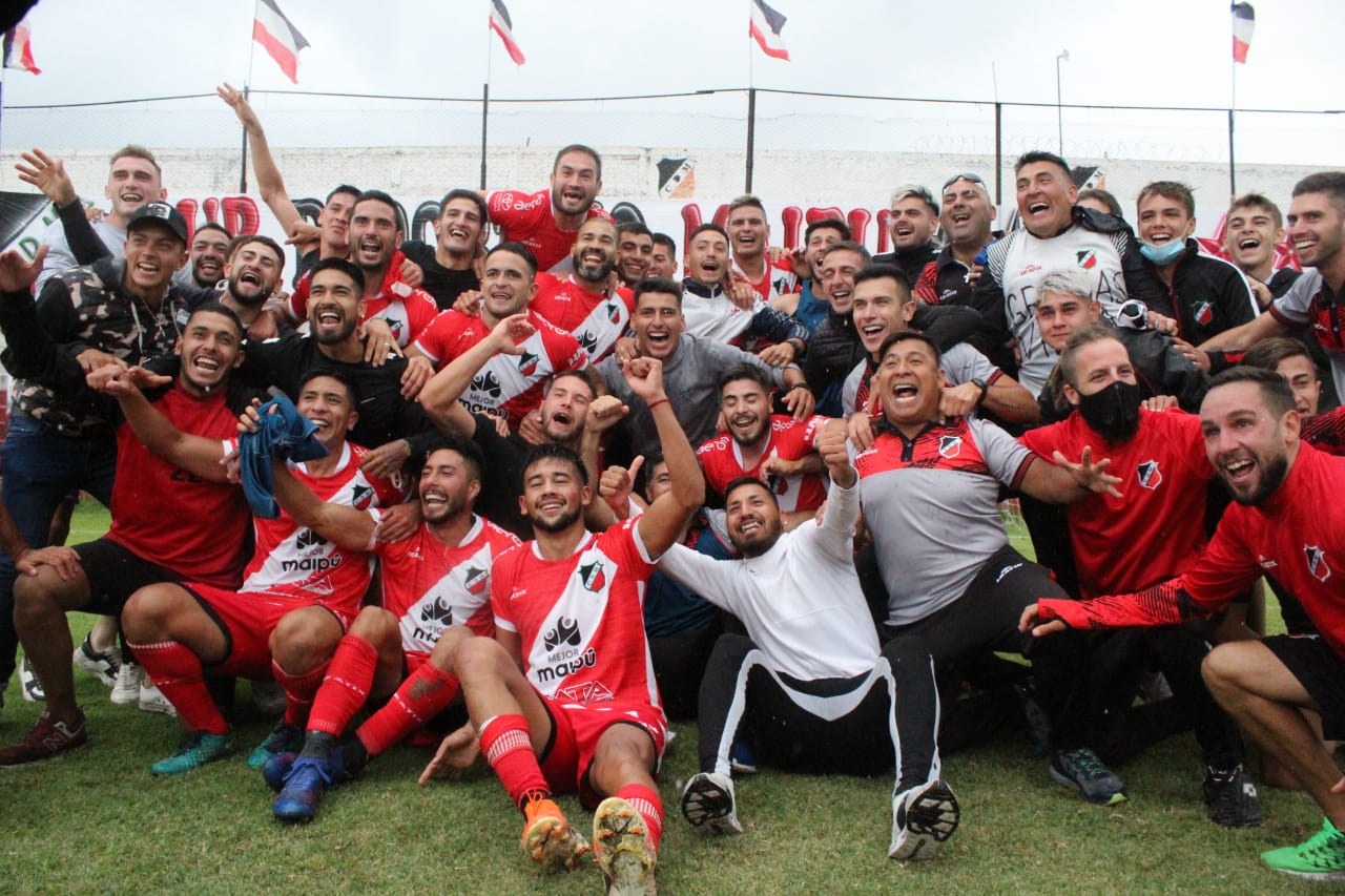 Deportivo Maipú de Mendoza ascendió a la Primera Nacional, tras vencer a Madryn