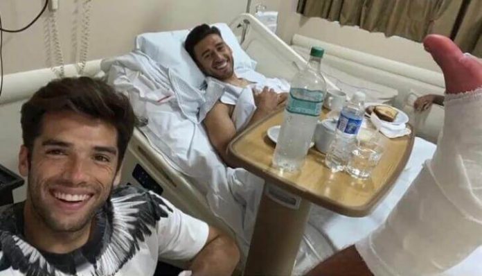 Emmanuel Mas fue operado por una infección y se perdería el Superclásico