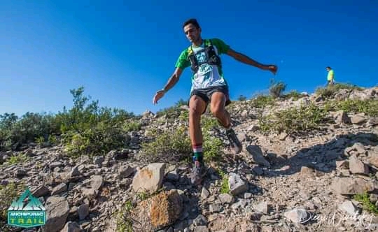 Deportista sanjuanino vende dulces caseros para participar de una competencia nacional