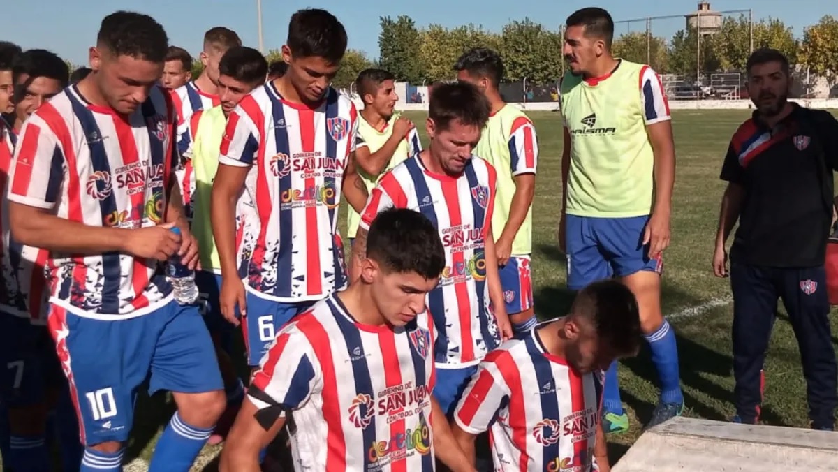 Después del descenso, hay falta de pago en Peñarol