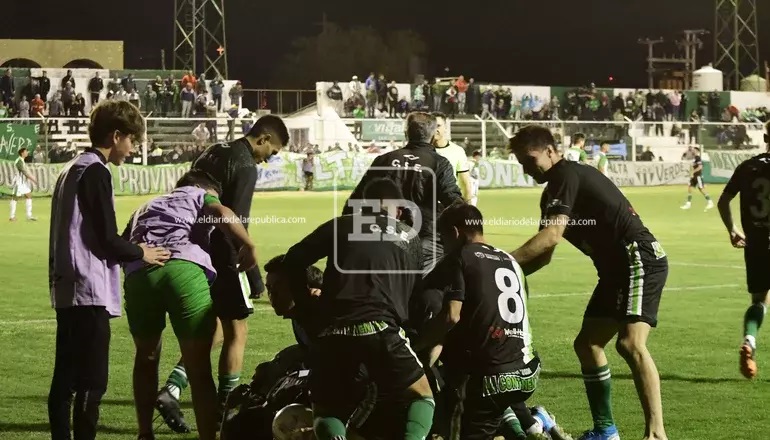 A Desamparados se lo dieron vuelta con uno menos y se hunde en el descenso