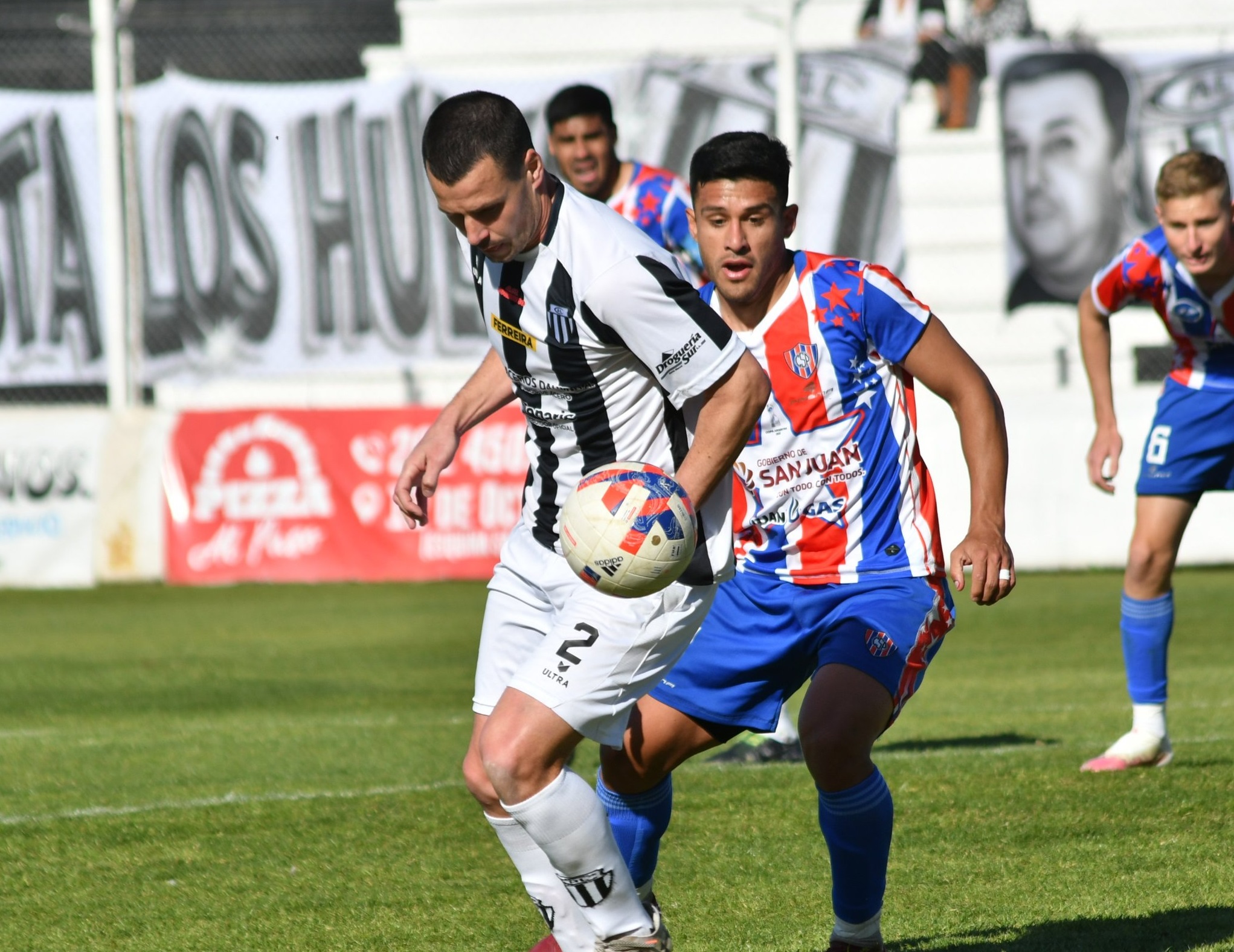 Peñarol perdió frente a Liniers en Bahía Blanca