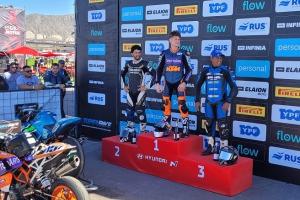 El sanjuanino, Mauricio Quiroga hizo podio en el Superbike Argentino