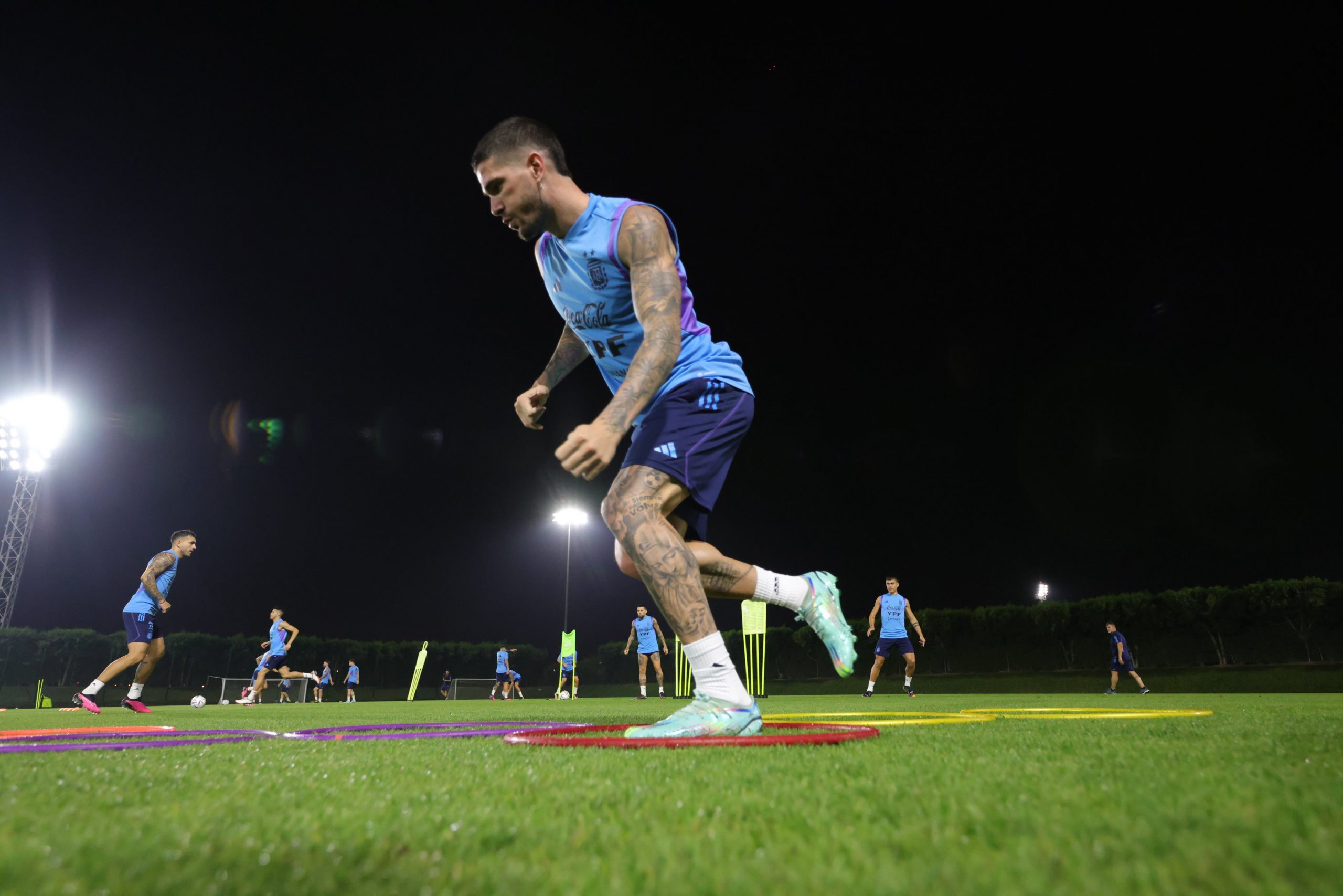 COBERTURA MUNDIAL: De Paul no se entrenó y es la gran duda de Scaloni para el Viernes