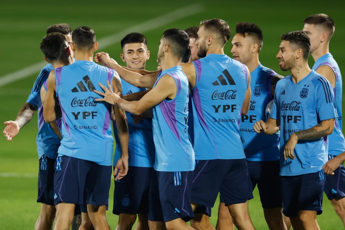 Camino a cuartos, Argentina entrenó sin Di María ni Papu Gómez
