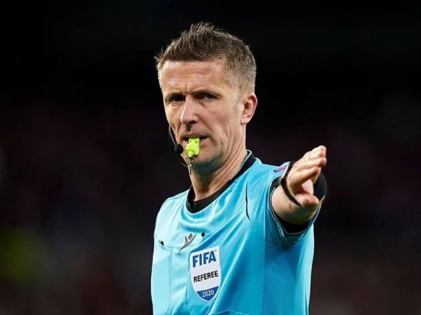 Daniele Orsato, el arbitro de la Semifinal frente a Croacia.