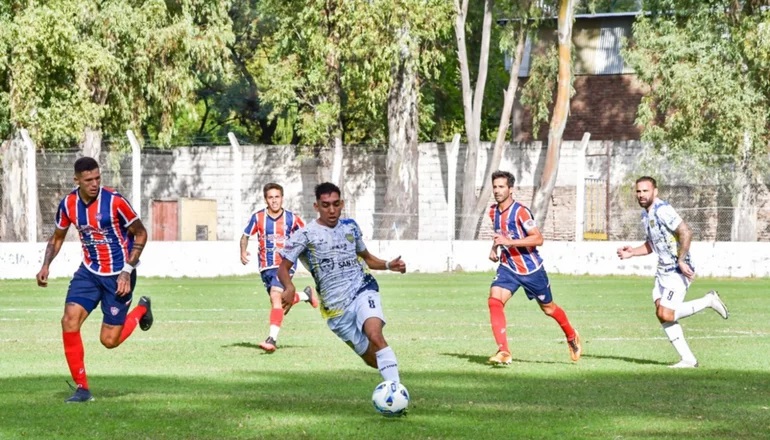 Peñarol sumó otra derrota, esta vez en San Luis ante Juventud Unida